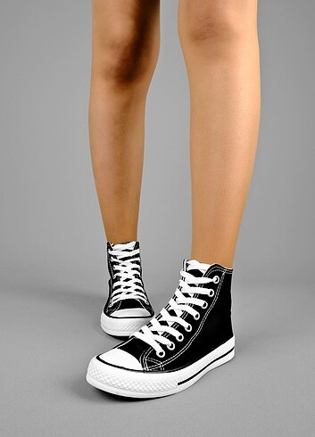 37 numara siyah Converse bilekli