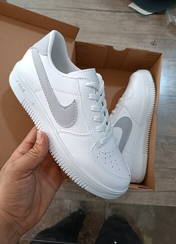 37 numara beyaza gri Nike Air force 