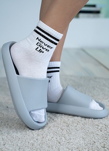 Yeezy Gri Renk Slide Terlik Çift Tokalı 