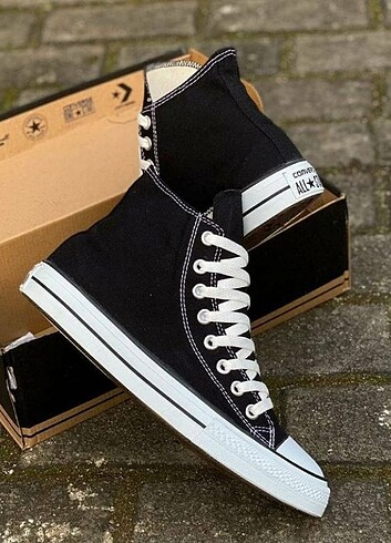 37 numara siyah Converse spor ayakkabı 