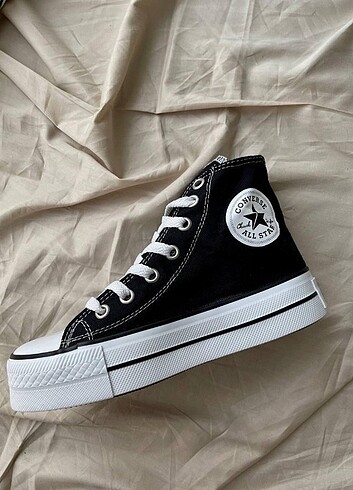 Diğer 40 numara siyah Converse yüksek taban