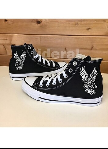 43 numara siyah Kartal baskılı Converse 