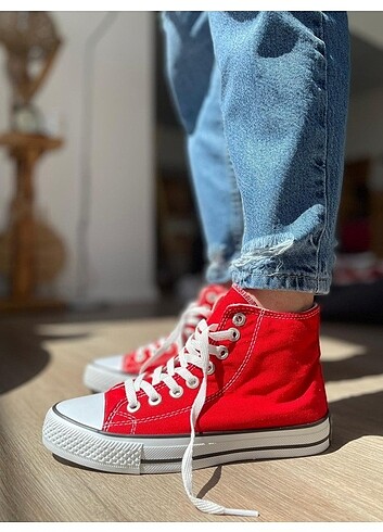 34 Numara kırmızı Converse 