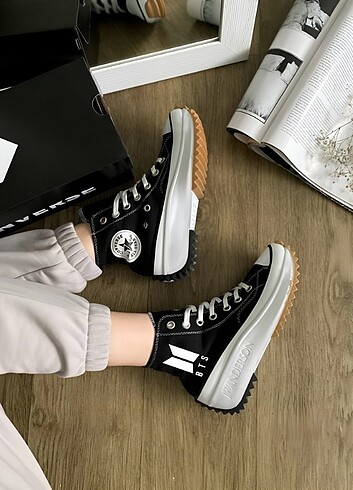 Siyah Bilekli BTS Baskılı Converse Run Star hike 