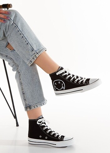 36 Beden 36 Numara Siyah Bilekli Convers