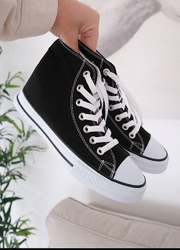 38 numara siyah Converse 