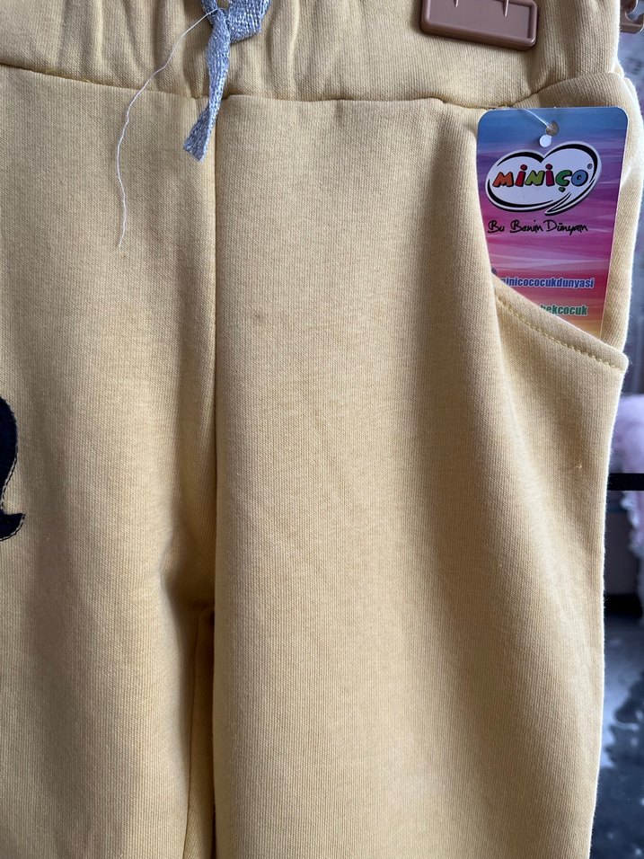 Sarı Baskılı dar Kesim Kız Eşofman Altı 10 yaş - Görsel 3