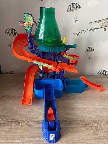 Hot wheels Çılgın laboratuvar sulu oyun seti