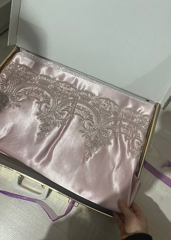 İşlemeli Parlak Pembe pike takımı - Görsel 3