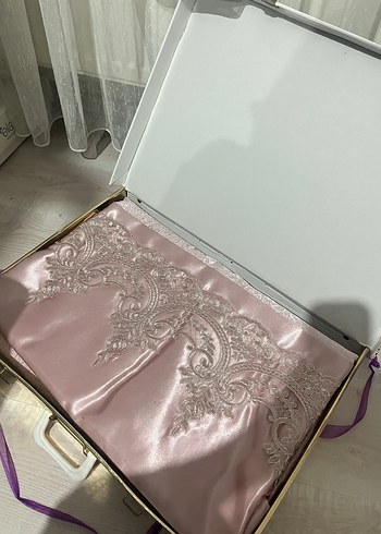 İşlemeli Parlak Pembe pike takımı - Görsel 2