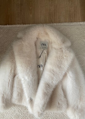 Zara Beyaz Kurk Ekru Pelus Ceket