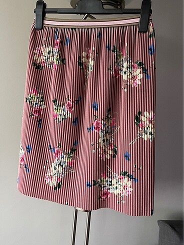 11-12 Yaş Beden çeşitli Renk ZARA HARİKA bir etek