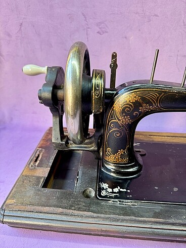 Beden ANTİKA 1885 ELDEN ÇEVİRMELİ DİKİŞ MAKİNESİ