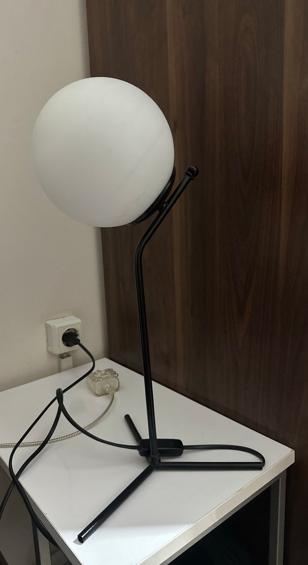 Beyaz Küre Abajur Siyah Metal Ayaklı - Görsel 2