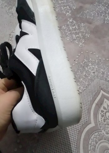 Siyah Beyaz New Balance Spor Ayakkabı - Görsel 2