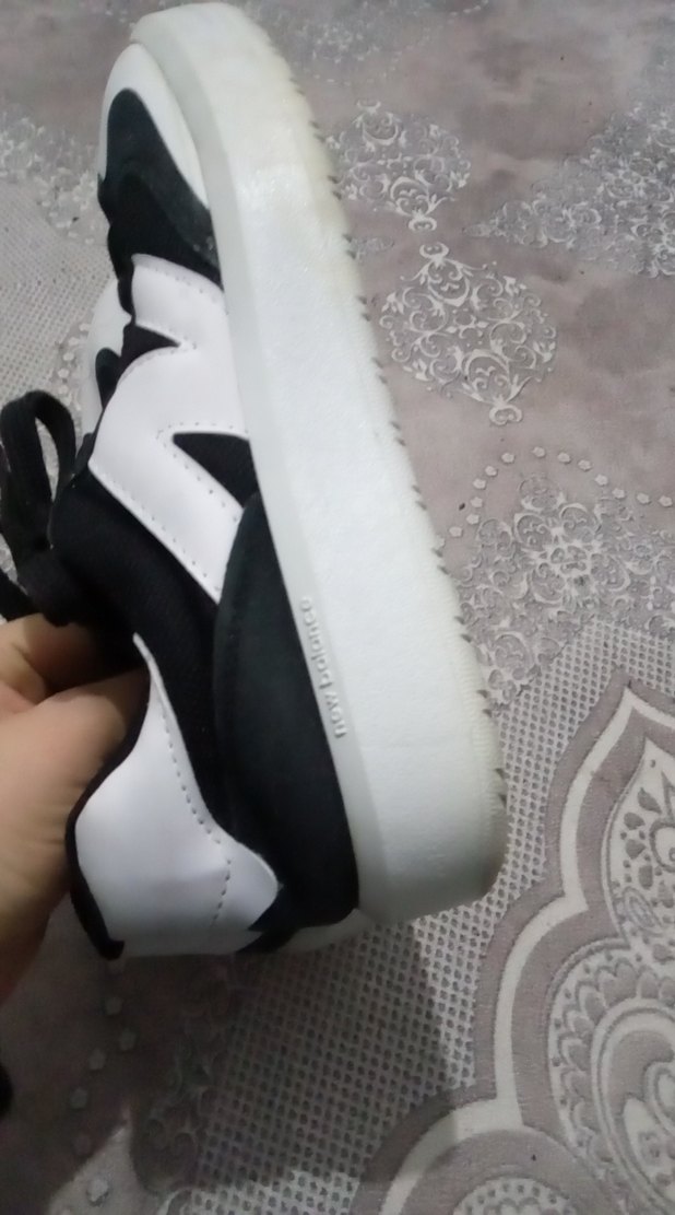 Siyah Beyaz New Balance Spor Ayakkabı - Görsel 2