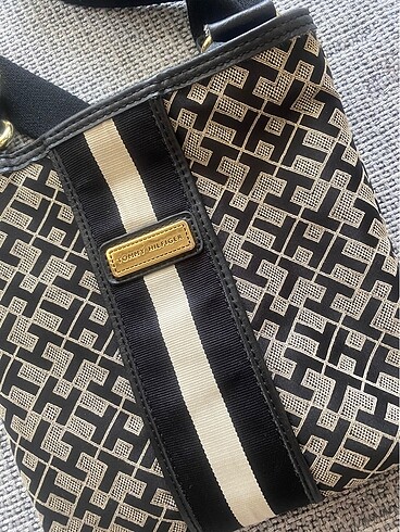  Beden siyah Renk Tommy hilfiger çanta