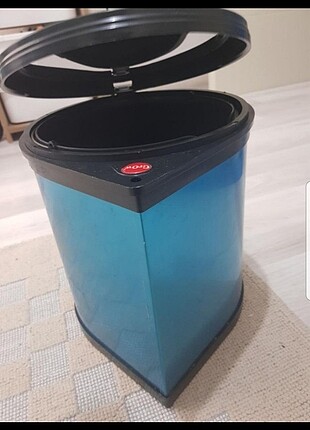 Dolap içi çop kovasi