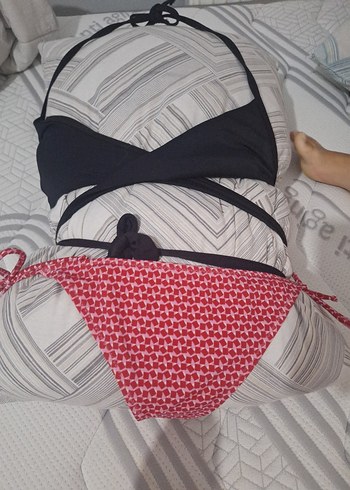 Mavi Kırmızı Desenli Kemerli Bikini
