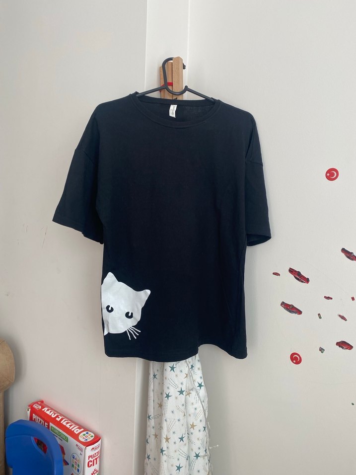 Siyah Baskılı Sokak Stili Kedi Tişörtü - Görsel 5