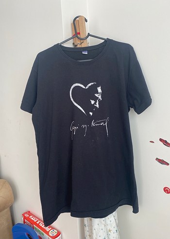 Siyah Baskılı Atatürk Tişörtü - Görsel 3