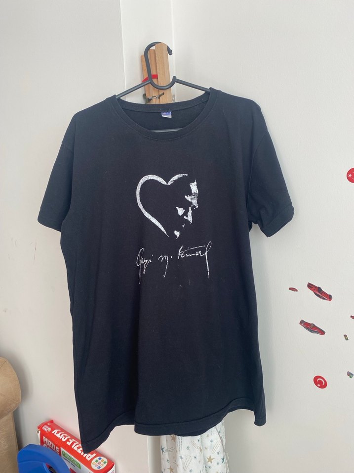 Siyah Baskılı Atatürk Tişörtü - Görsel 4