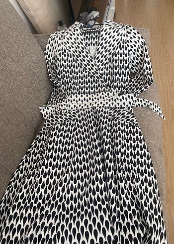 Uzun Kollu Beyaz Yılan Desenli Kadın Elbise - Görsel 8