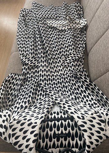 Uzun Kollu Beyaz Yılan Desenli Kadın Elbise - Görsel 10