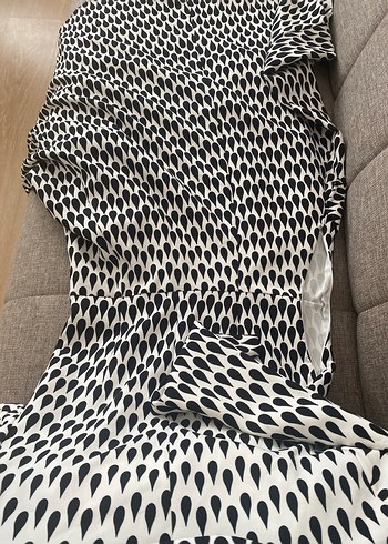 Uzun Kollu Beyaz Yılan Desenli Kadın Elbise - Görsel 5