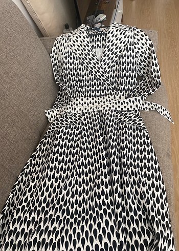 Uzun Kollu Beyaz Yılan Desenli Kadın Elbise - Görsel 6