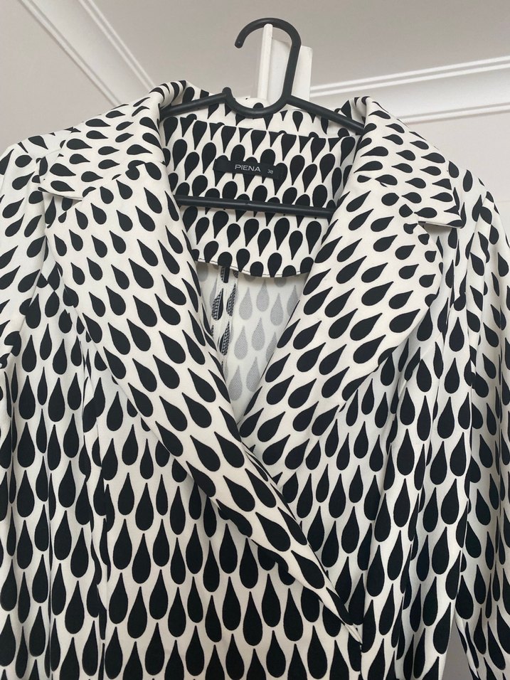 Uzun Kollu Beyaz Yılan Desenli Kadın Elbise - Görsel 3