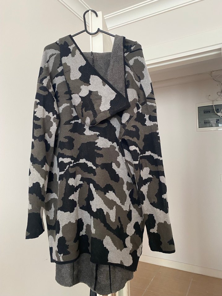 Gri Kamuflaj Desenli yün örgü Uzun Ceket - Görsel 4