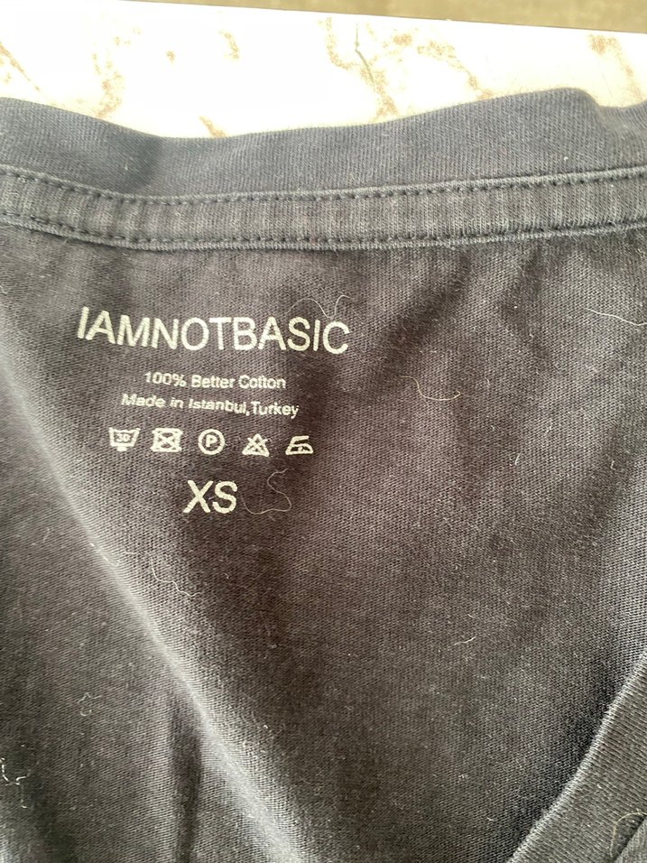 Siyah V Yakalı penye Tişört - Görsel 3