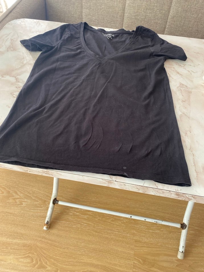 Siyah V Yakalı penye Tişört - Görsel 2