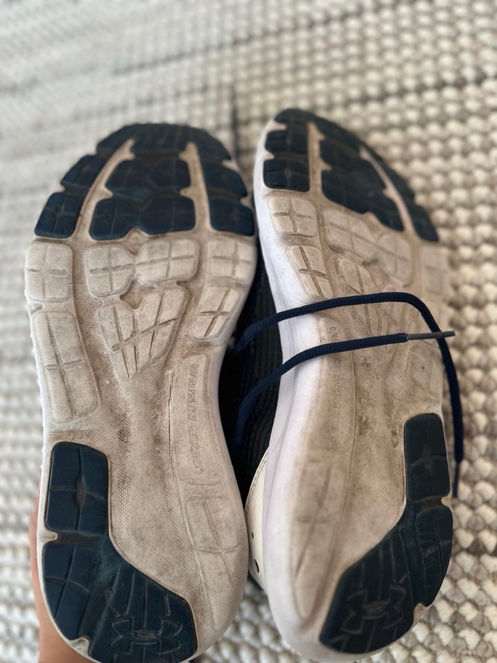 Under Armour Erkek UA Surge 3 Koşu Ayakkabısı - Görsel 3