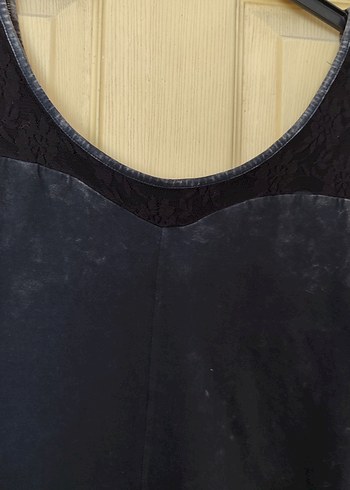 Dantelli Siyah taşlanmış yuvarlak yakalı Kadın Tişört - Görsel 4