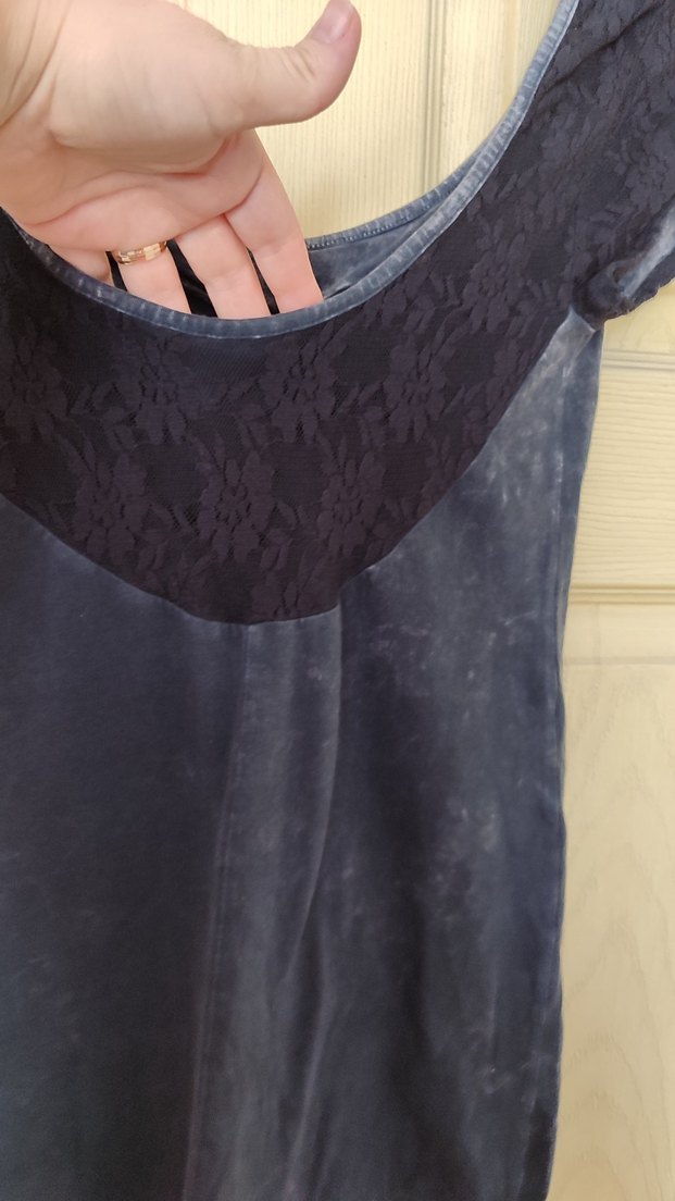 Dantelli Siyah taşlanmış yuvarlak yakalı Kadın Tişört - Görsel 2