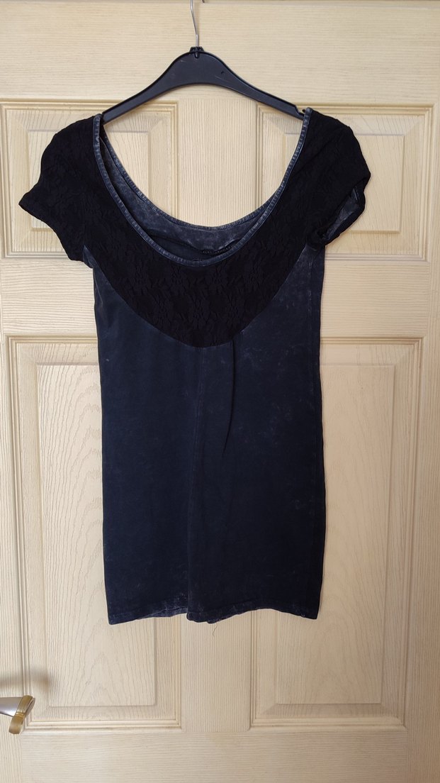 Dantelli Siyah taşlanmış yuvarlak yakalı Kadın Tişört - Görsel 3