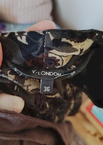 Düğmeli Koyu Kahverengi Desenli diz üstü elbise - Görsel 6