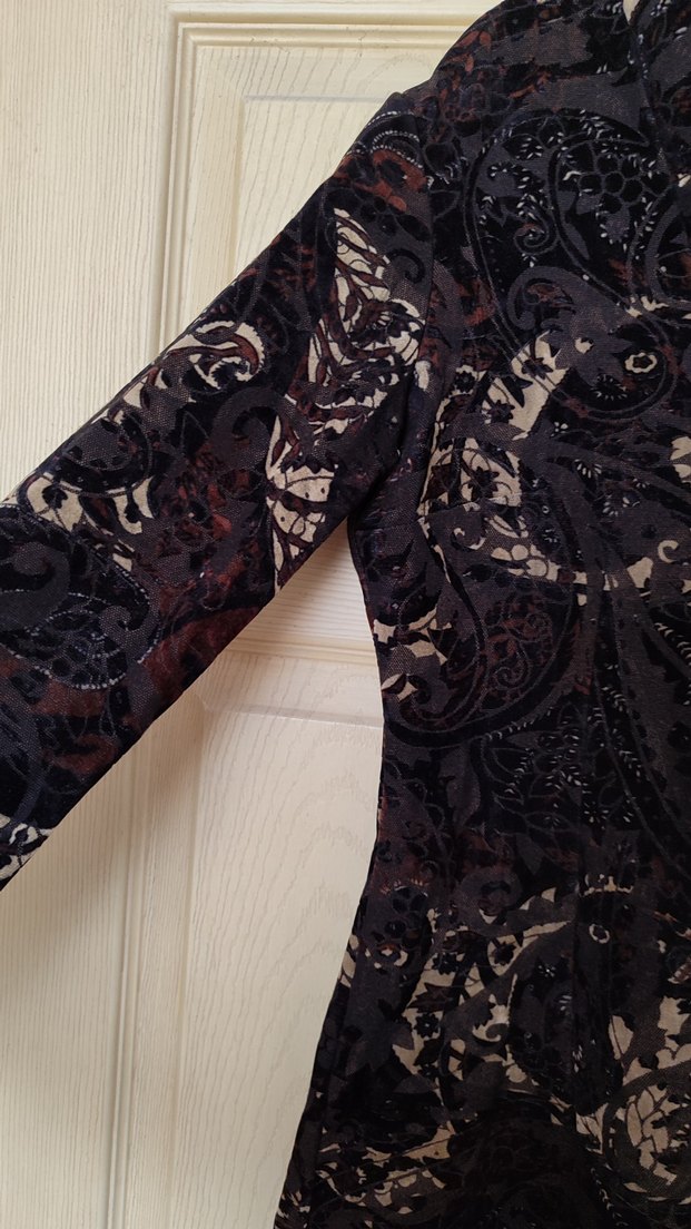 Düğmeli Koyu Kahverengi Desenli diz üstü elbise - Görsel 2