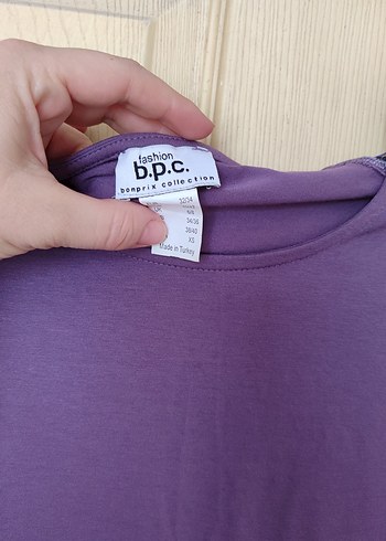 Mor Drapeli omuz detaylı tişört - Görsel 5