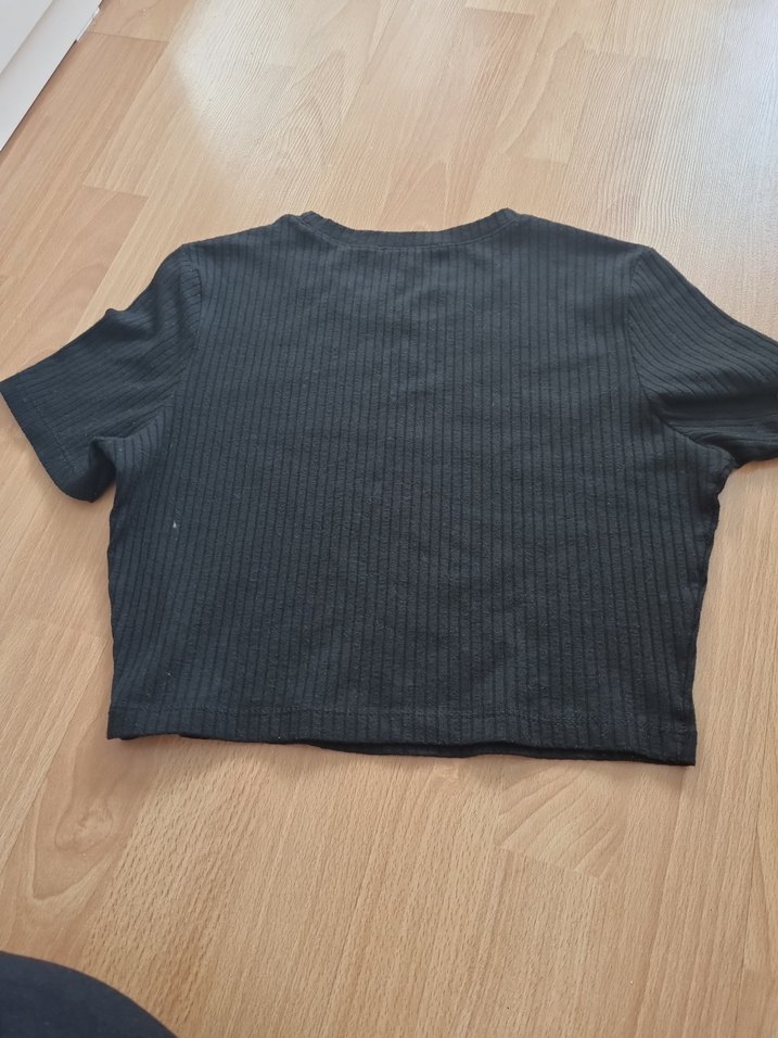 Düz Siyah Kadın Tişört, Yuvarlak Yaka, Kısa Kollu krop buluz - Görsel 3