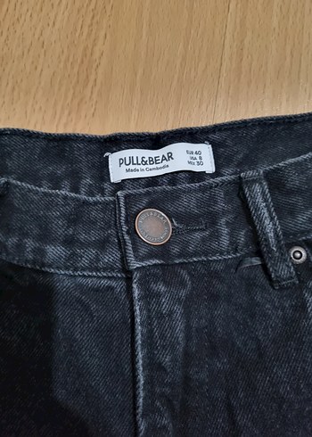 Siyah Yırtık Mini Denim Şort - Görsel 3