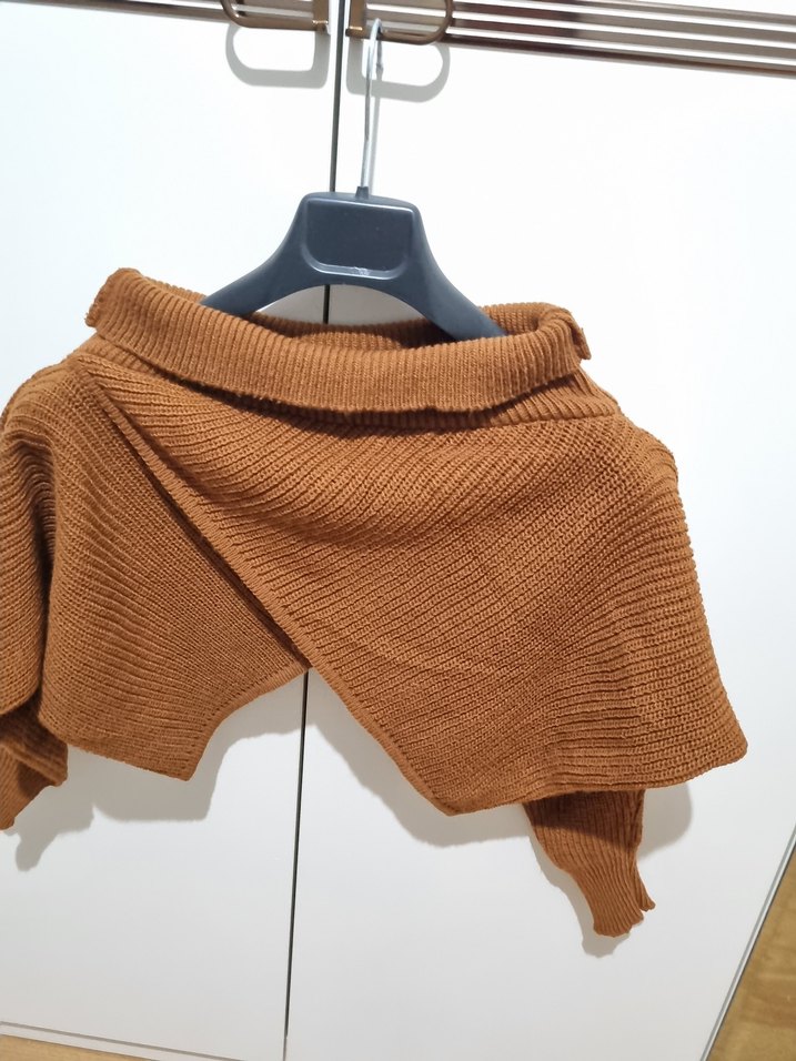 Kahverengi Boğazlı Kısa Örgü Kadın Kazak - Görsel 2