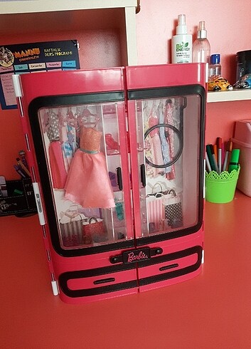 barbie dolap