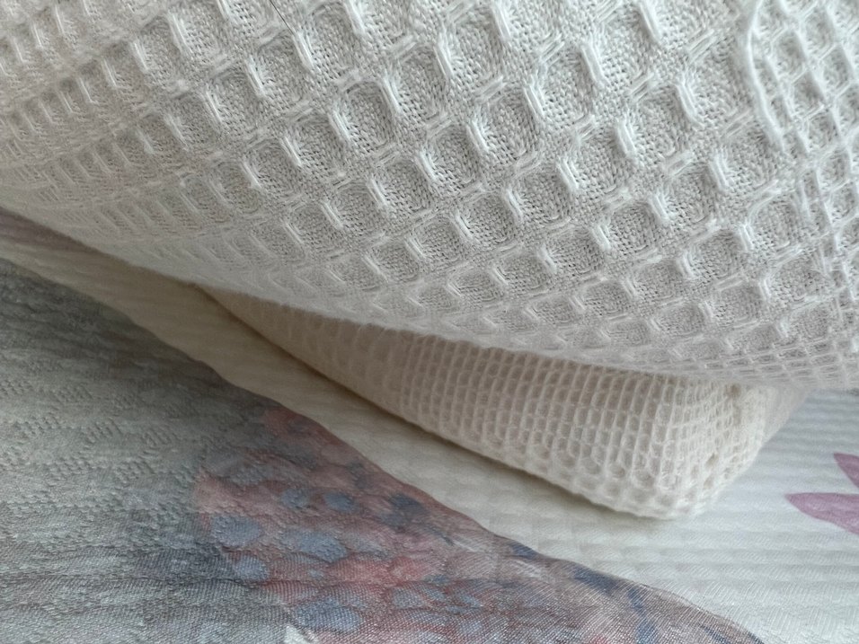 Nakışlı Beyaz Pamuk Bebek Yatağı - Görsel 4