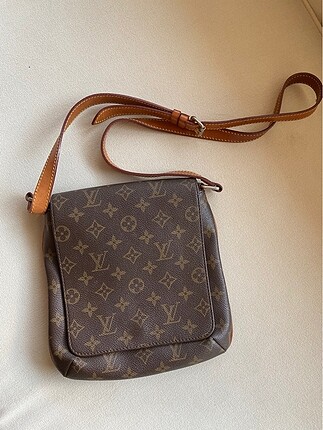Louis Vuitton Omuz çantası