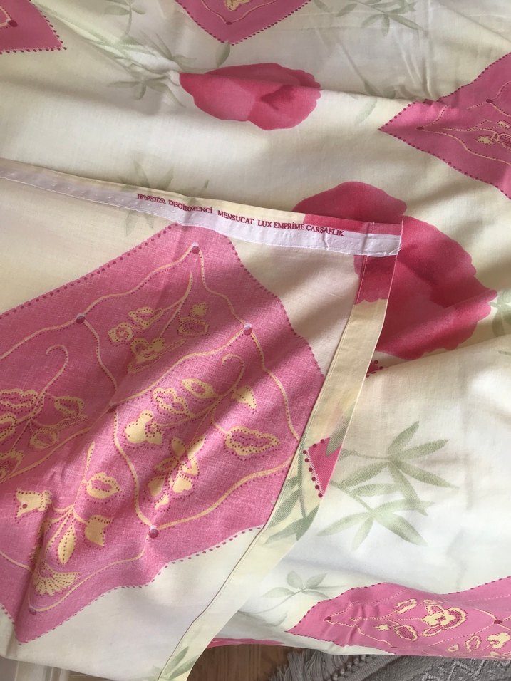 Pembe Desenli Nevresim Örtüsü - Görsel 3