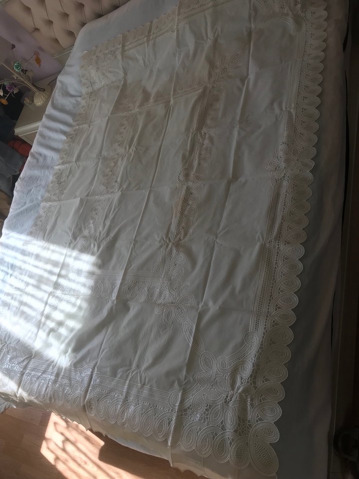 Nakışlı Beyaz Masa Örtüsü - Görsel 2