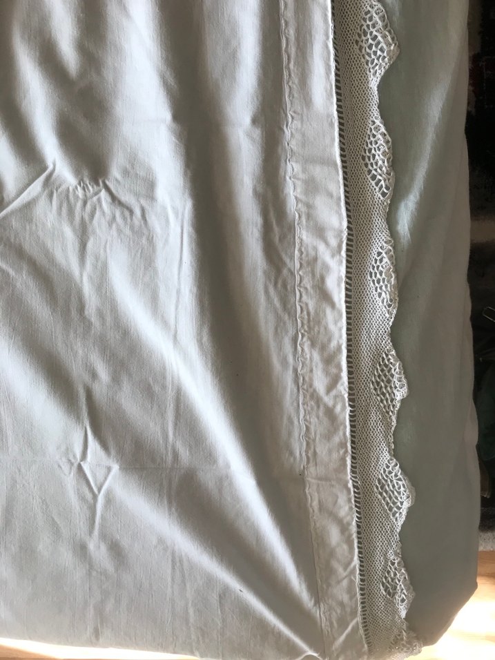 Dantel Detaylı Beyaz Çarşaf - Görsel 2